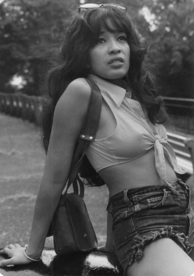 Ronettes Singer Ronnie Spector Retro Picture Magnet Magnet Picture Print