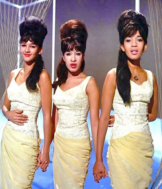 Ronnie Spector &The Ronettes Retro Girl Band Picture Keychain Keychain Print