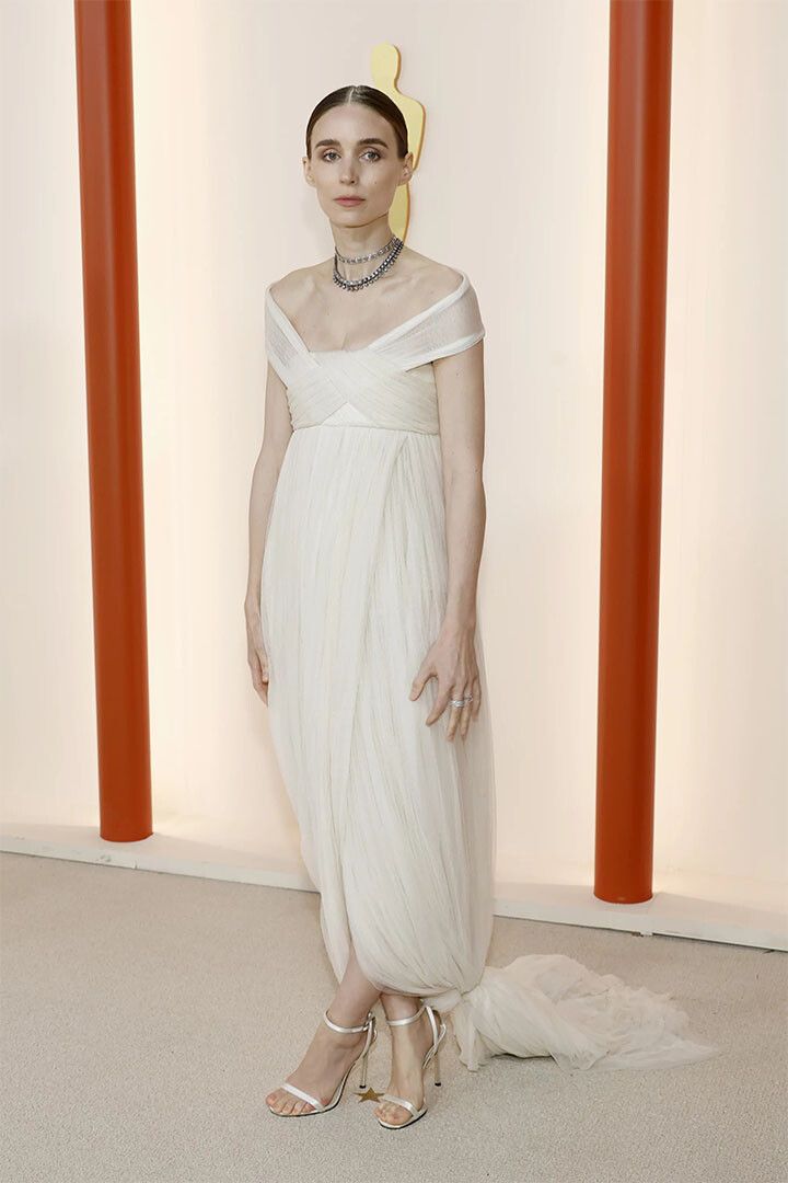 Rooney Mara Posing Oscars 2023 American Actress Wall Art Decor Jigsaw Puzzle