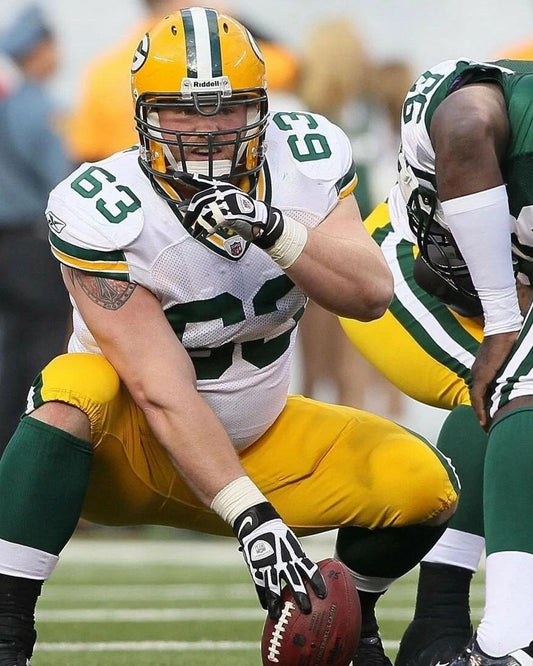 Scott Wells Photo Green Bay Packers Picture Nfl Football With Ball