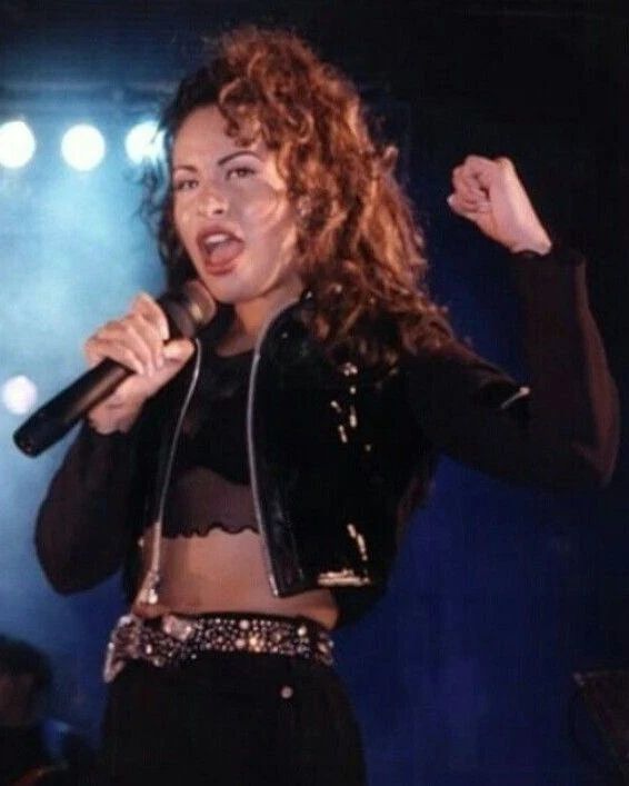 Selena Quintanilla Photo Latin Music Pop Picture 300 Piece Jigsaw Puzzle