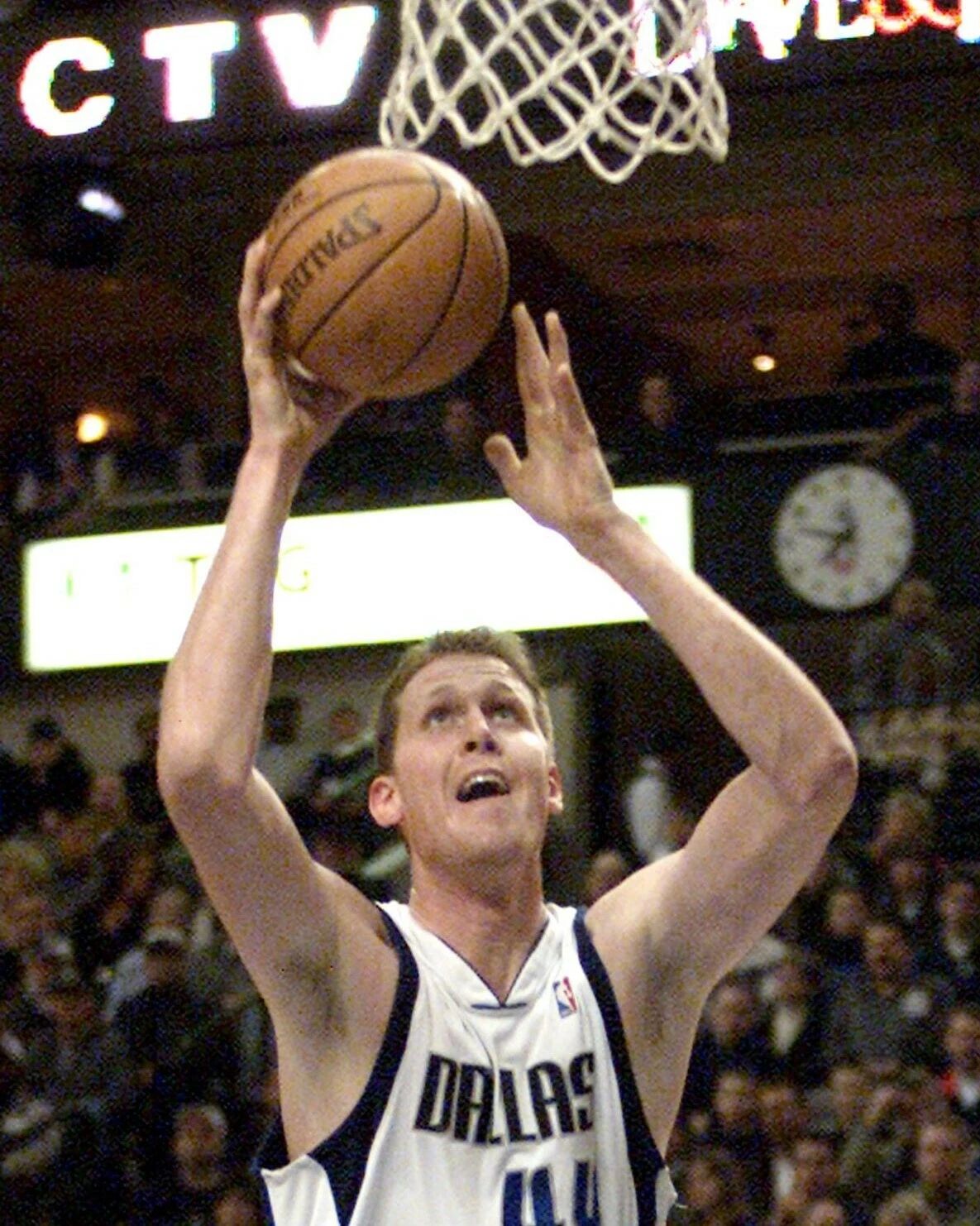 Shawn Bradley Dallas Mavericks Basketball Nba Layup 300 Piece Jigsaw Puzzle