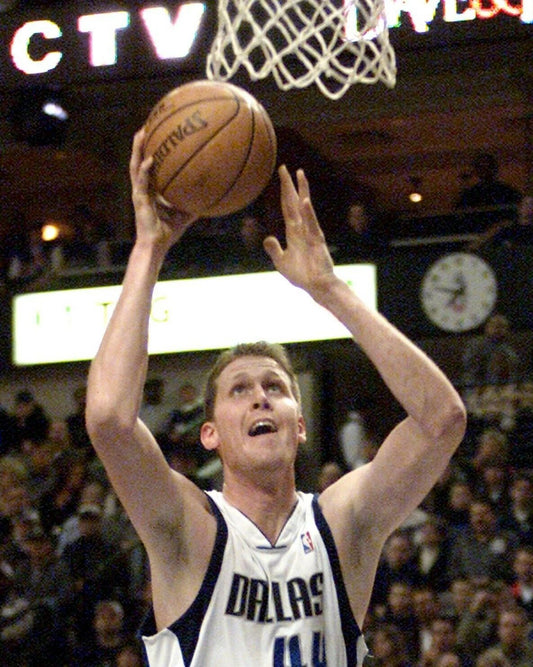 Shawn Bradley Photo Picture Dallas Mavericks Basketball Nba Layup