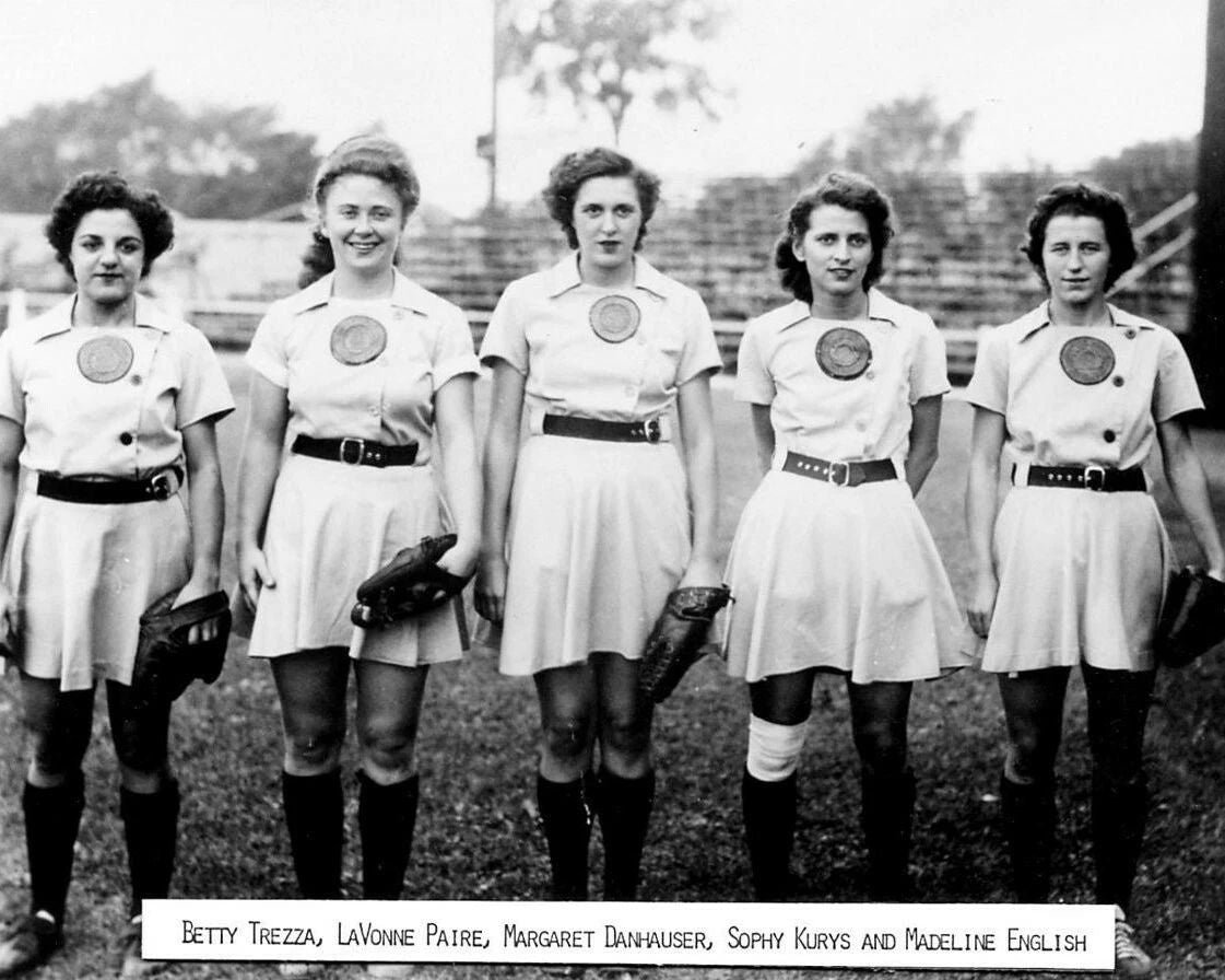 Sophy Kurys Maddy English Lavonne Paire Photo Racine Belles Aagpbl Baseball