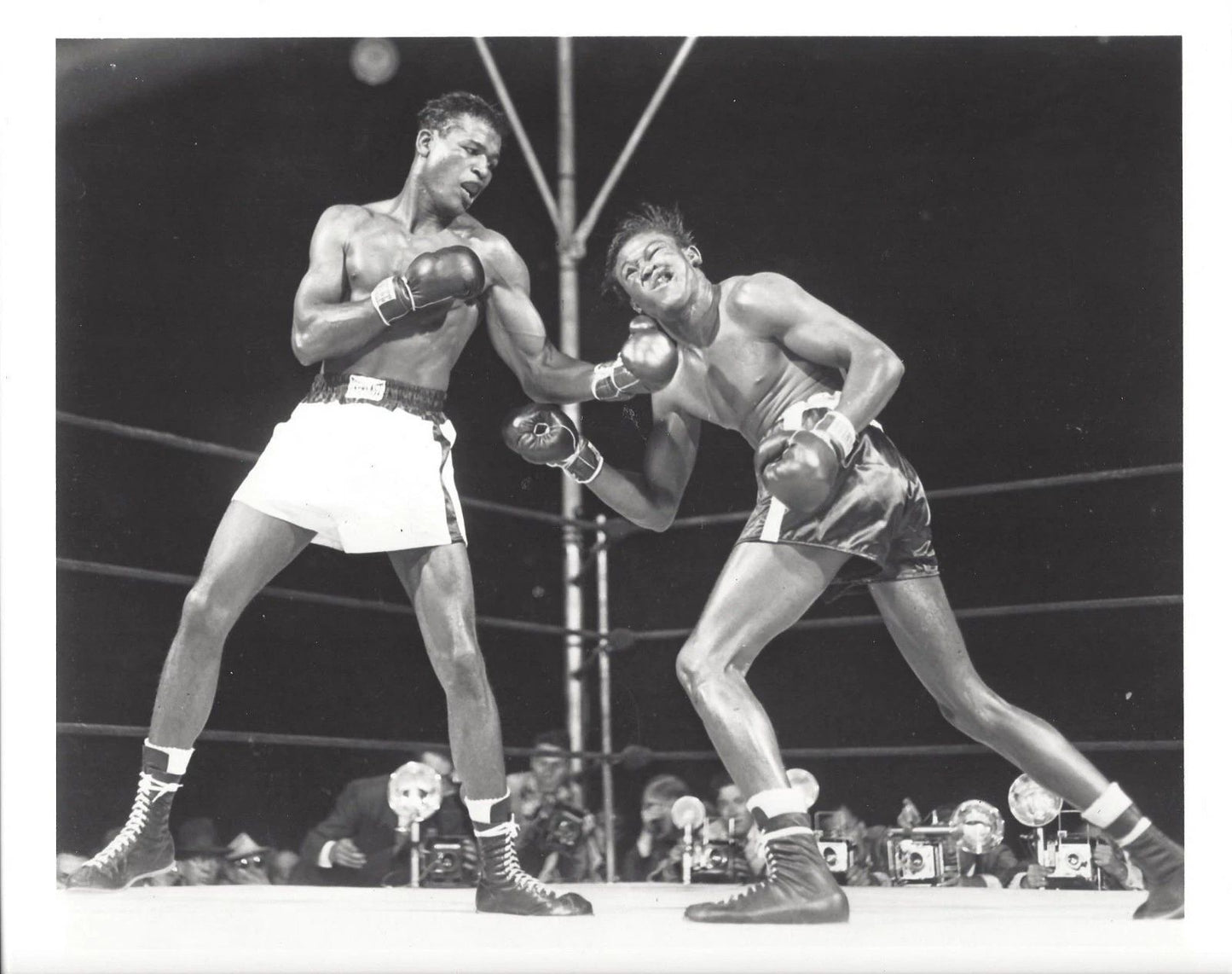 Sugar Ray Robinson Vs Kid Gavilan Photo Boxing Picture