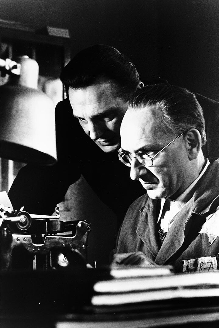 Schindlers List Action Drama Wall Indoor Room Outdoor Jigsaw Puzzle Jigsaw Puzzle