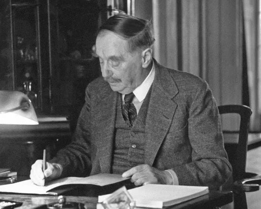 Science Fiction Writer H. G 2. Wells Glossy Photo Novel Author Print