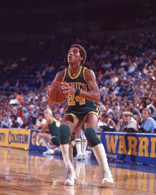 Seattle Supersonics Dennis Johnson Glossy Keychain Keychain Hof 2010