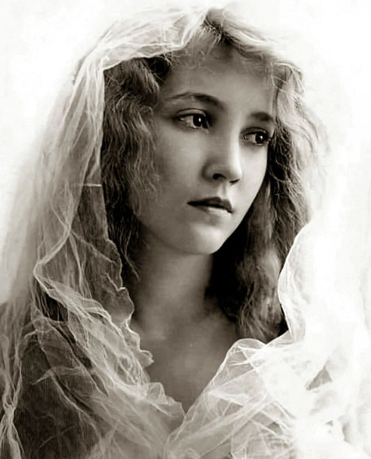 Silent Film Actress Bessie Love Classic Portrait Retro Keychain Keychain