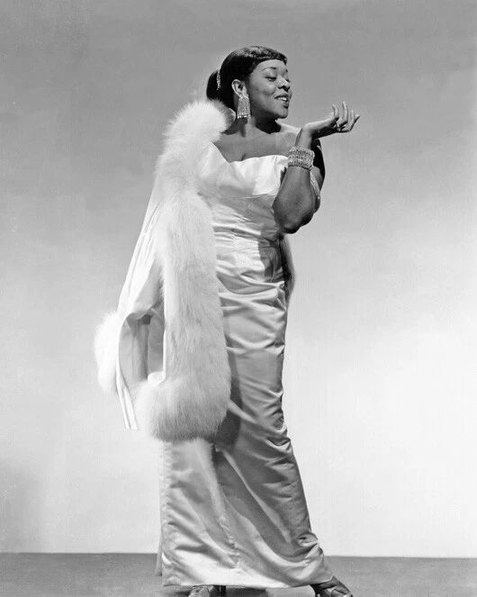 Singer Dinah Washington Glossy Photo 'Queen Of The Blues' Print Poster 1