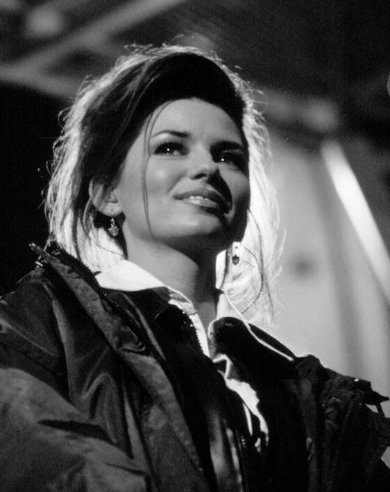 Singer Shania Twain Pin Up Picture Poster Photo Print 8.5X 11
