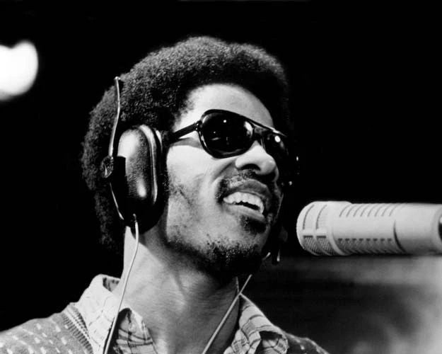 Singer And Songwriter Stevie Wonder Glossy Keychain Musical Keychain
