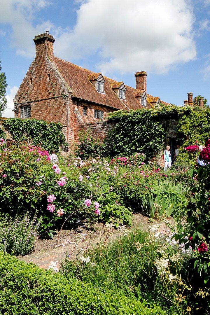 Sissinghurst Castle Gardens Famous Garden Jigsaw Puzzle