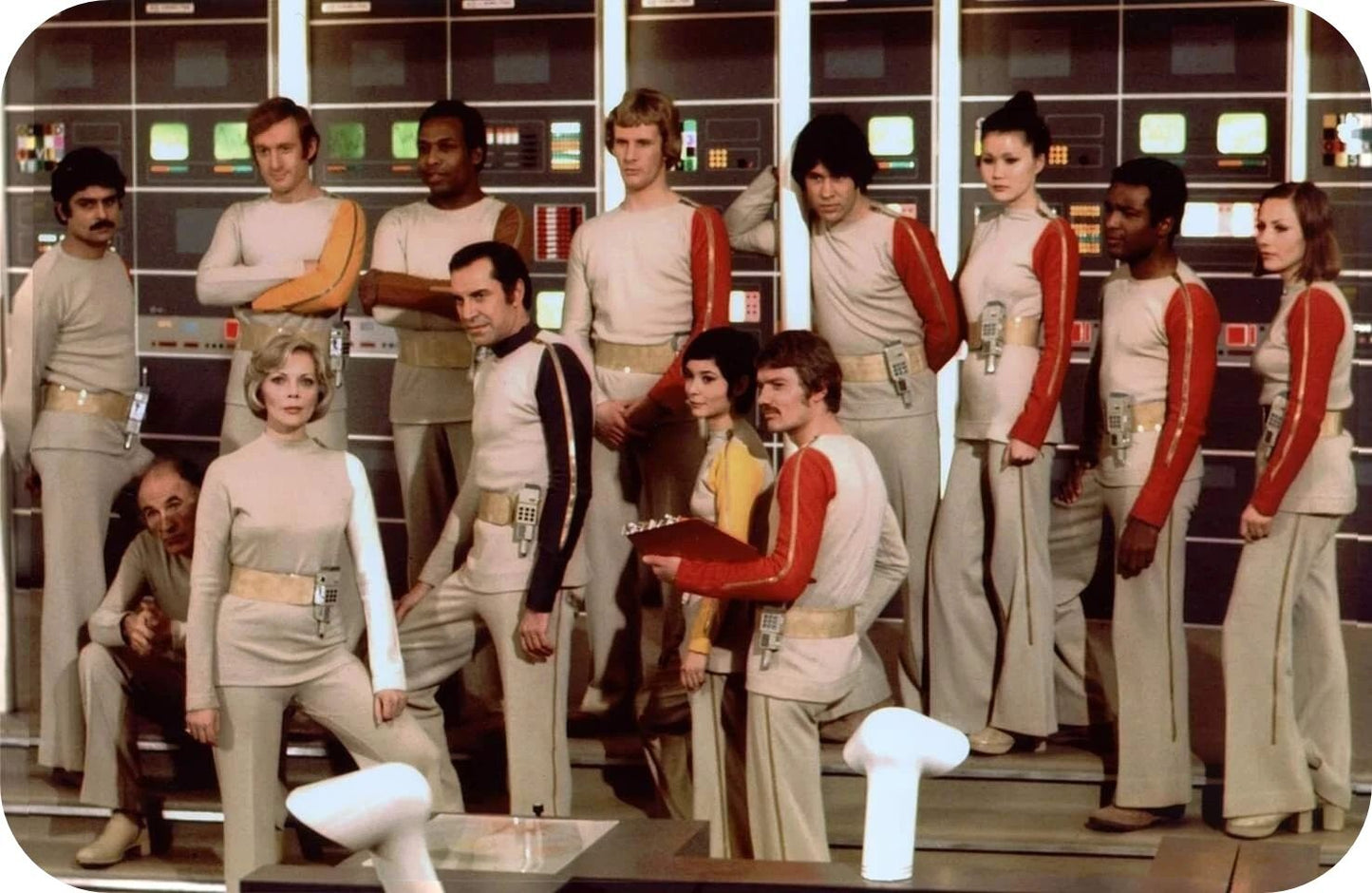 Space 1999 Cast Martin Landau Barbara Bain Nick Tate Retro