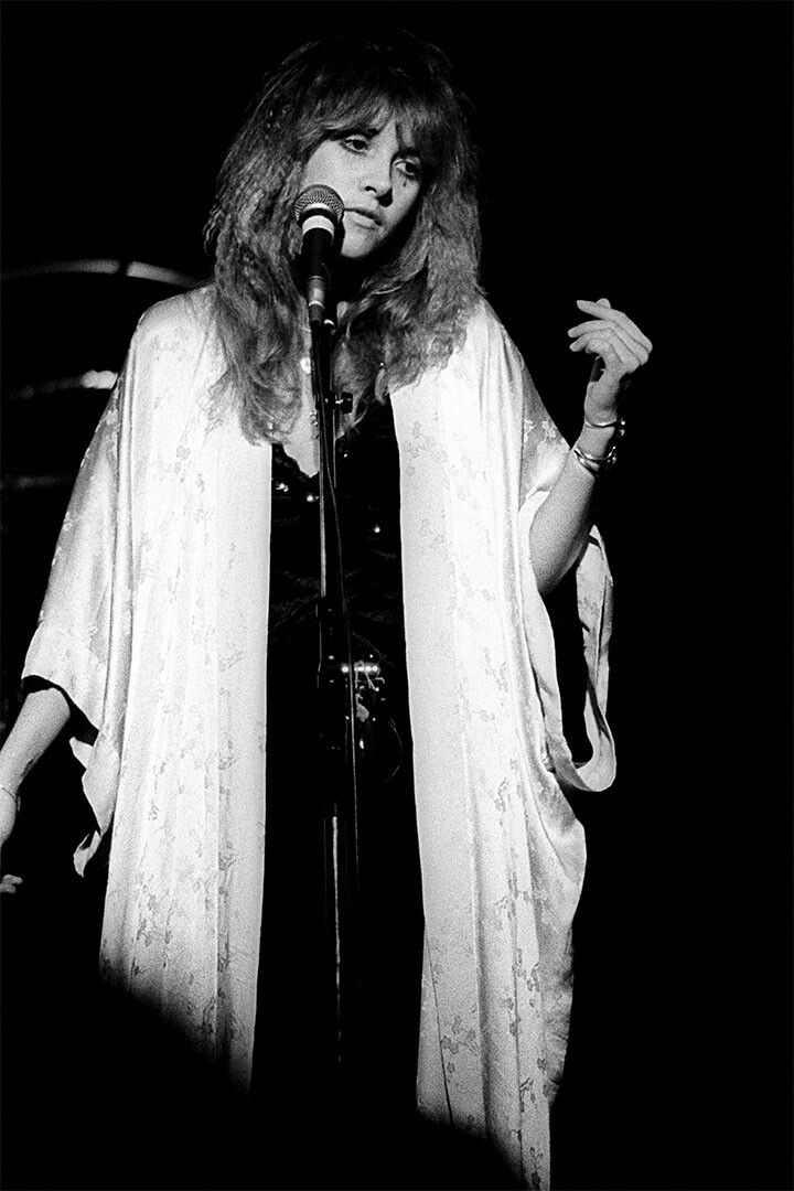 Stevie Nicks Of Fleetwood Mac Classic Rock Shawl Room Wall Decor Jigsaw Puzzle
