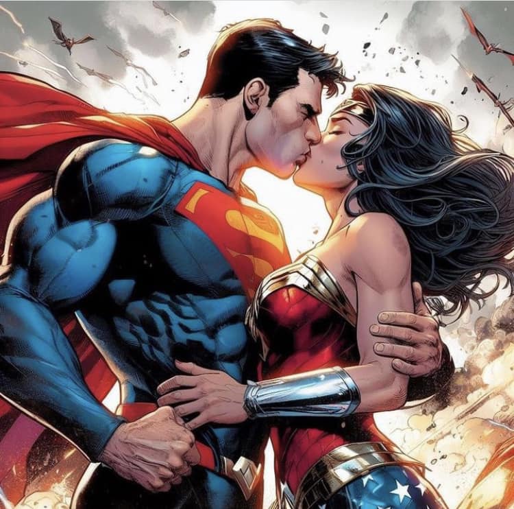 Superman Wonderwoman Kiss Jigsaw Puzzle