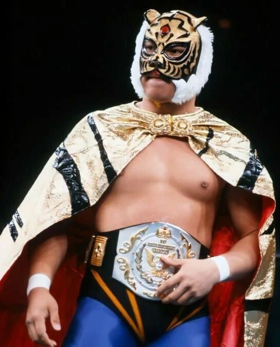 Tiger Mask Keychain Wrestling Picture Wwf Satoru Sayama With Belt