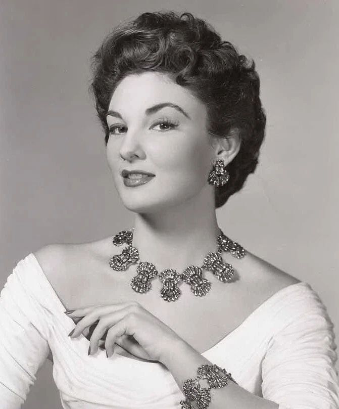 Tv & Film Actress Allison Hayes Portrait Picture Magnet Print