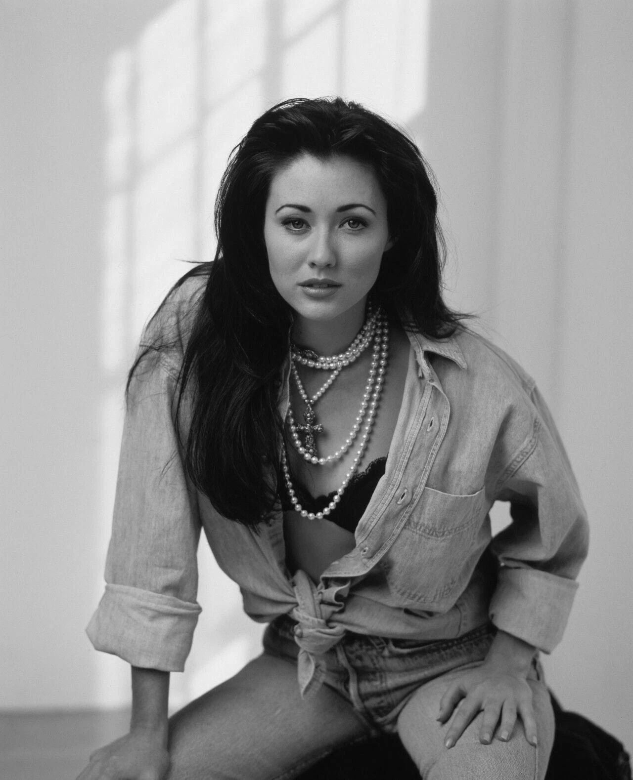 Tv & Movie Actress Shannen Doherty Classic Retro Photo 1 300 Piece Jigsaw Puzzle