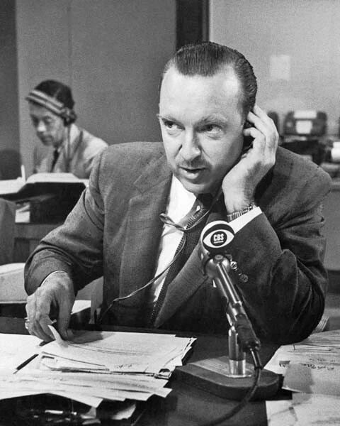Tv News Anchor Walter Cronkite Glossy Photo Cbs Evening News Print 1