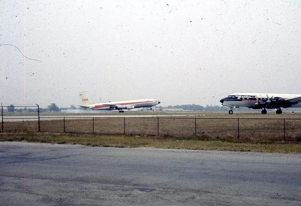 Twa 707 & Delta Airlines Dc 7 Planes Dayton Ohio Airport Picture Photo