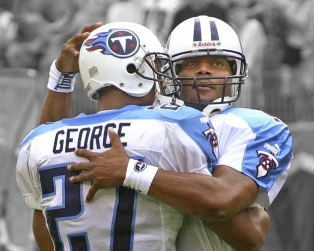Tennessee Titans Steve Mcnair And Eddie George Glossy Photo Spotlight Print