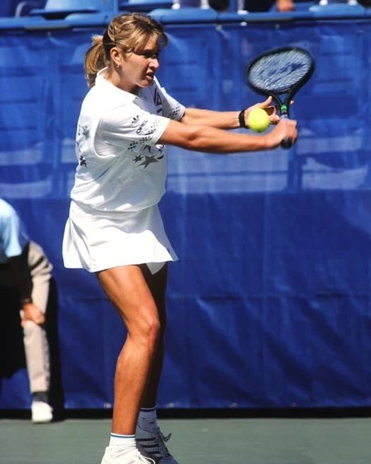 Tennis Champion Steffi Graf Glossy Keychain Keychain 1