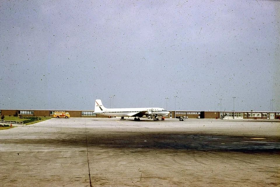 United Airlines Dc 6B 1941 Dayton Ohio Airport Retro Picture Magnet