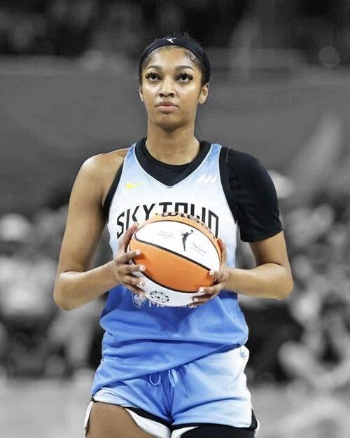 Wnba Chicago Sky Angel Reese Glossy Keychain Spotlight Keychain