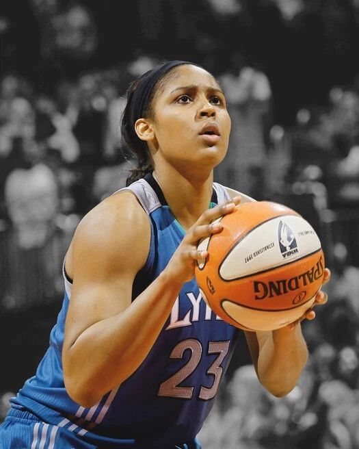 Wnba Minnesota Lynx Maya Moore Glossy Keychain Spotlight Basketball Keychain