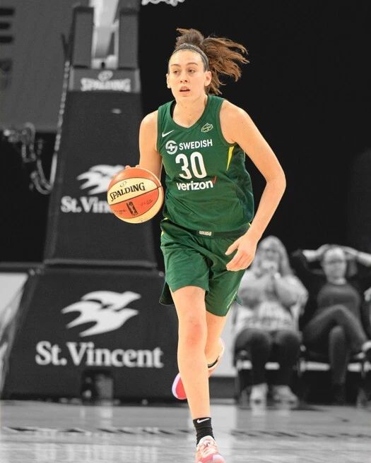 Wnba Seattle Storm Breanna Stewart Glossy Magnet Spotlight Magnet