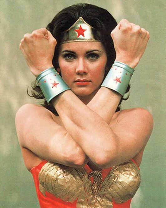 Wonder Woman Lynda Carter Glossy Keychain Keychain Tv Series Superhero 2