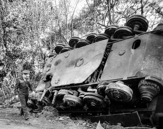 Ww2 General Eisenhower Inspects Destroyed German Tiger Tank Picture Photo