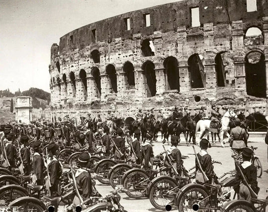 Ww2 Mussolini Meets Motor Bike Troops At The Coliseum Picture Magnet