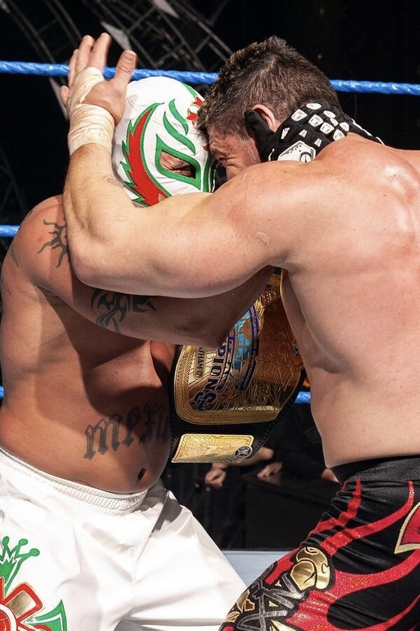 WWE Rivals Rey Mysterio Vs. Eddie Guerrero Keychain