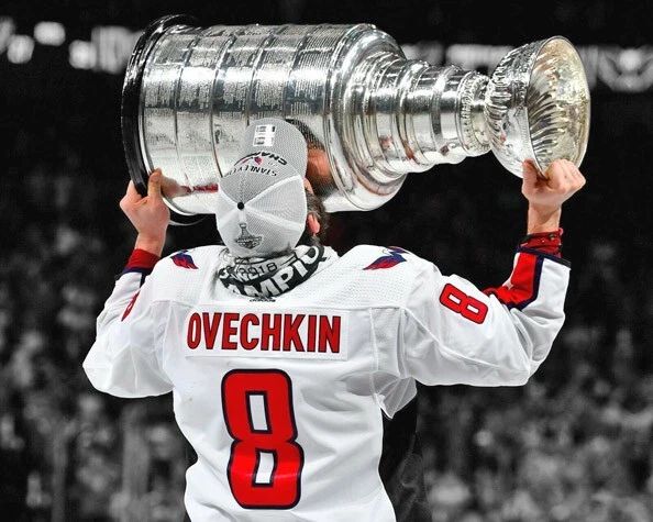Washington Capitals Alex Ovechkin Glossy Spotlight Keychain 2018 Stanley Cup