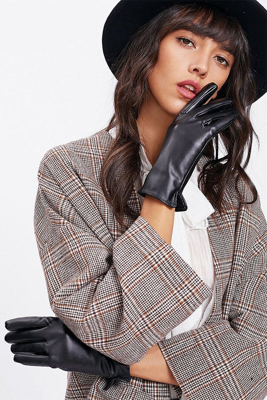 Women Modeling Hat And Gloves Fashion Print Jigsaw Puzzle