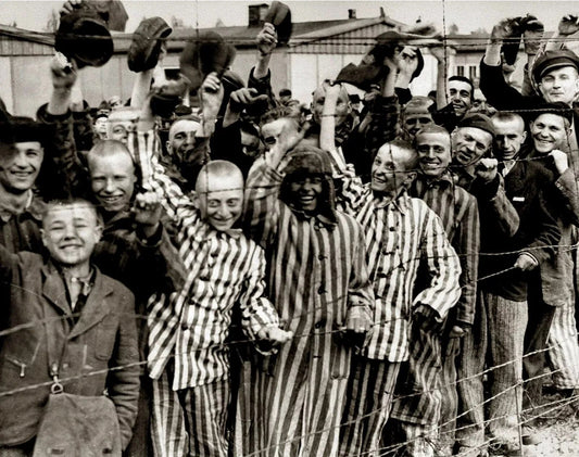World War 2 Ww2 Liberated Prisoners At Dachau Historic Picture Photo