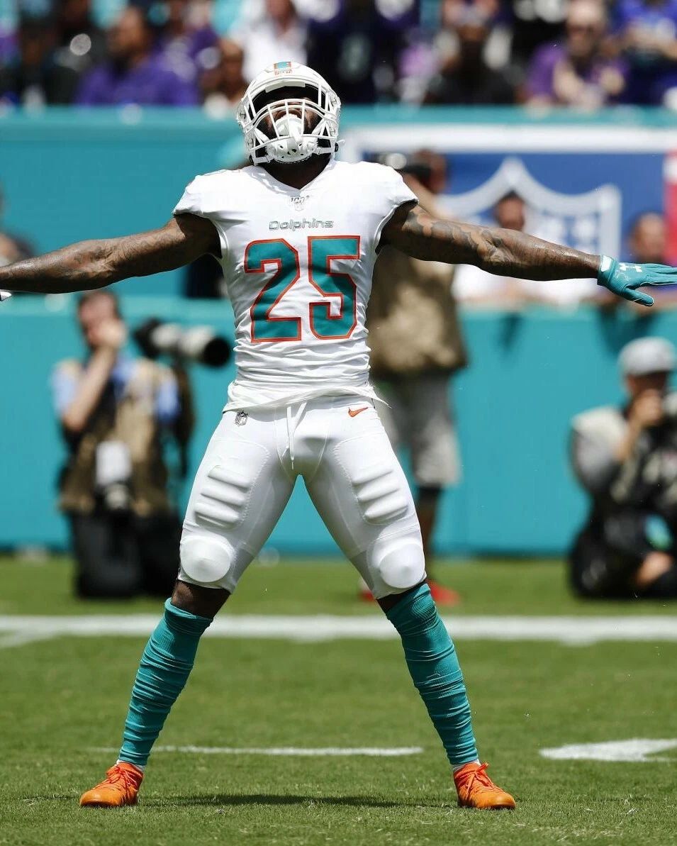 Xavien Howard Keychain Miami Dolphins Picture Nfl Football