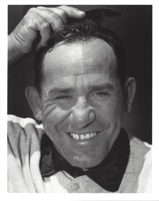 Yogi Berra Photo New York Yankees Ny Baseball Picture Scratching Head Mlb