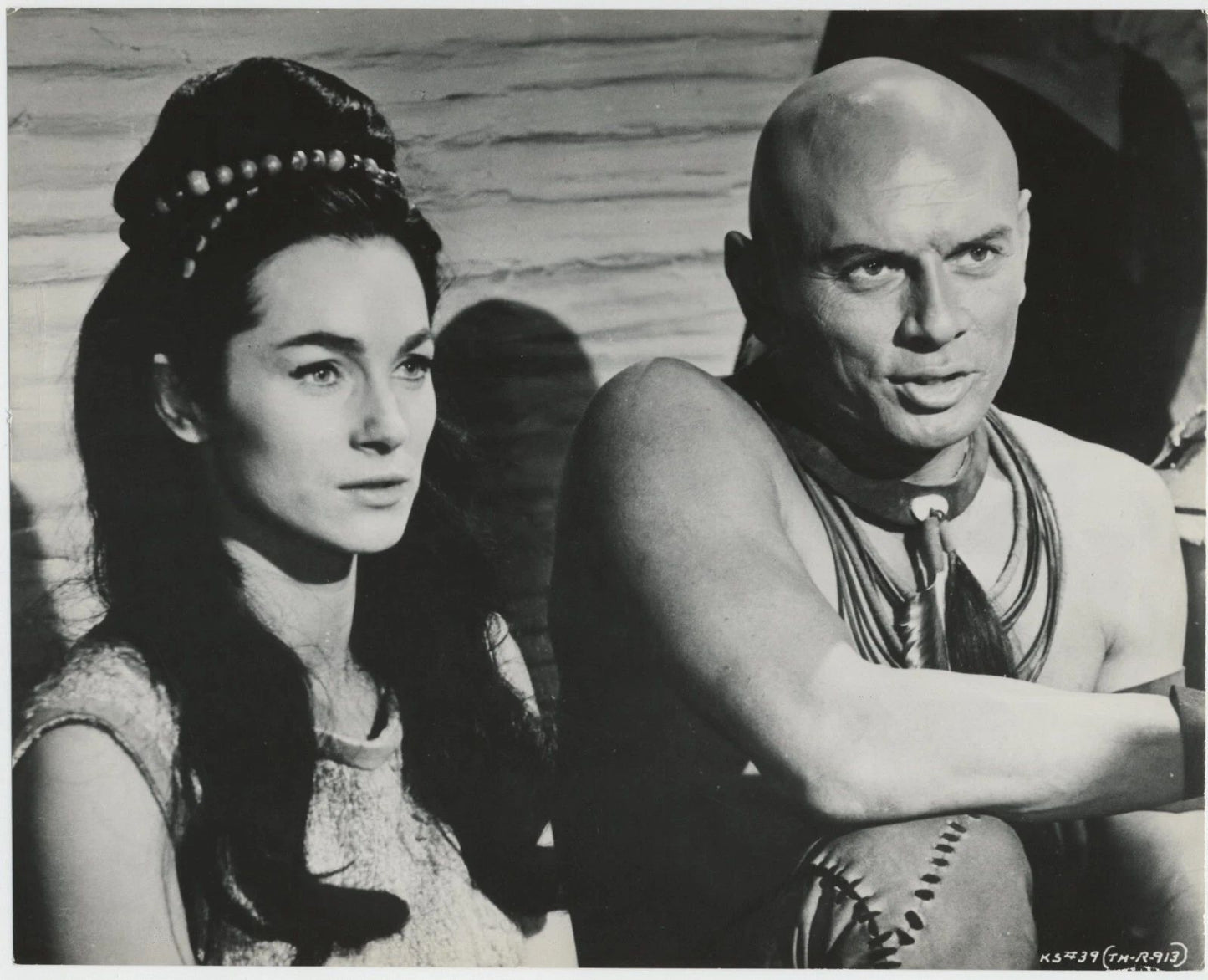 Yul Brynner & Shirley Anne In Kings Of The Sun Picture Magnet Print