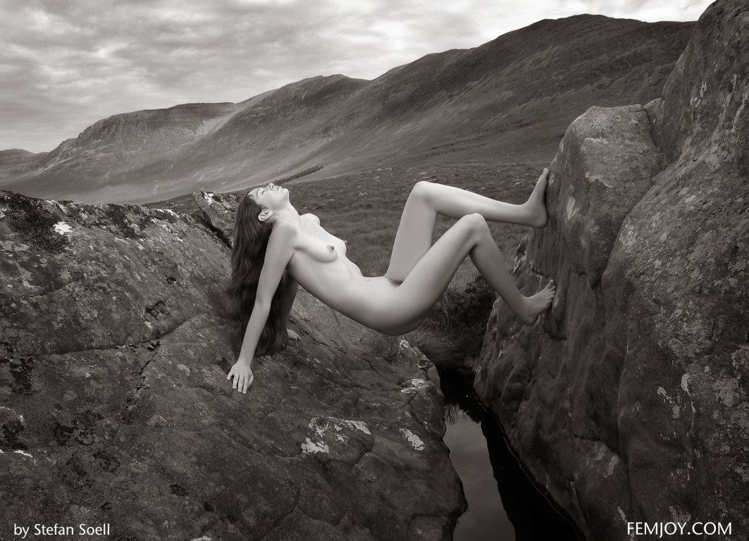 PHOTO (ART NUDES) FINE ART Professional FEMALE MODEL 8x10 Print