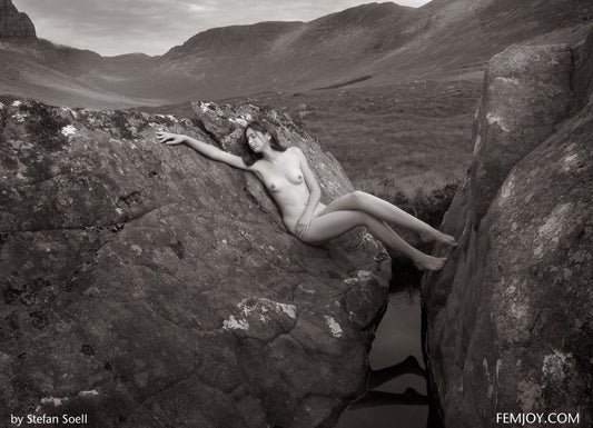 PHOTO (ART NUDES) FINE ART Professional FEMALE MODEL 8x10 Print