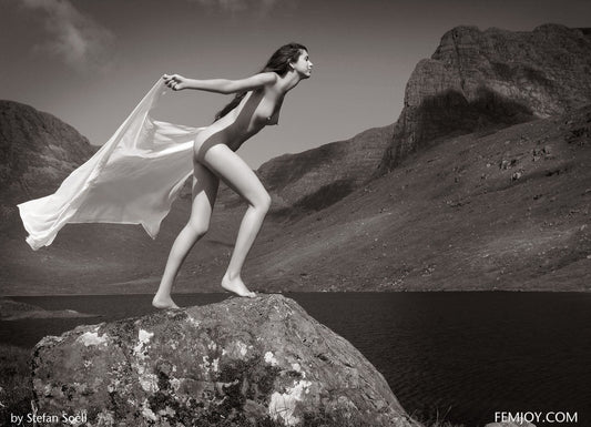 PHOTO (ART NUDES) FINE ART Professional FEMALE MODEL 8x10 Print