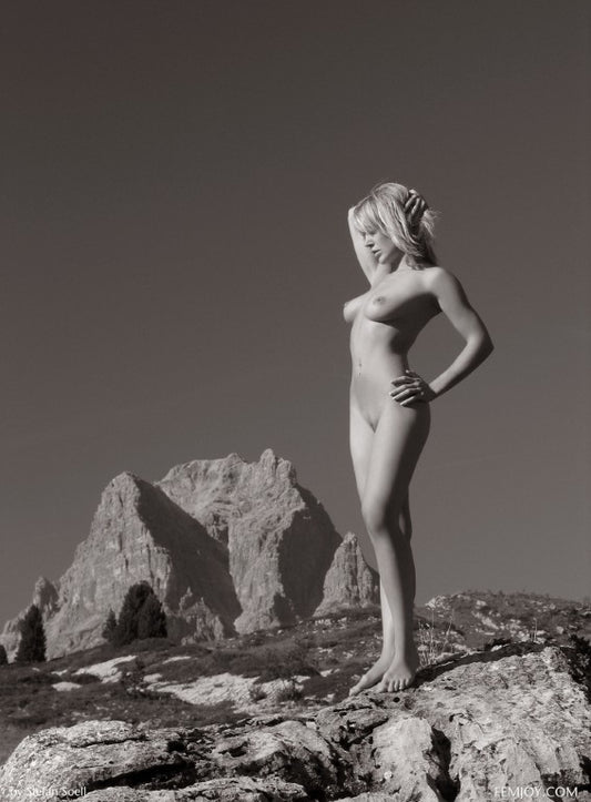 PHOTO (ART NUDES) FINE ART Professional FEMALE MODEL 8x10 Print