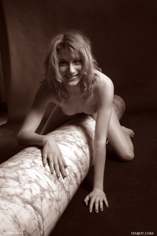 PHOTO (ART NUDES) FINE ART Professional FEMALE MODEL 8x10 Print